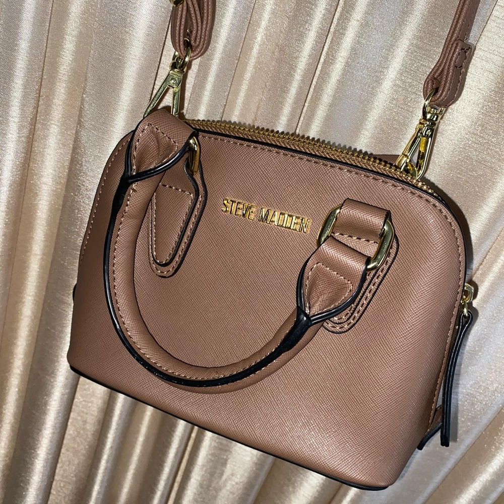 Mini Steve Madden Crossbody Handbag!
